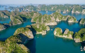 Read more about the article Traveling to Lan Ha Bay 2024: A-Z Guide on Transportation, Dining, Sightseeing…